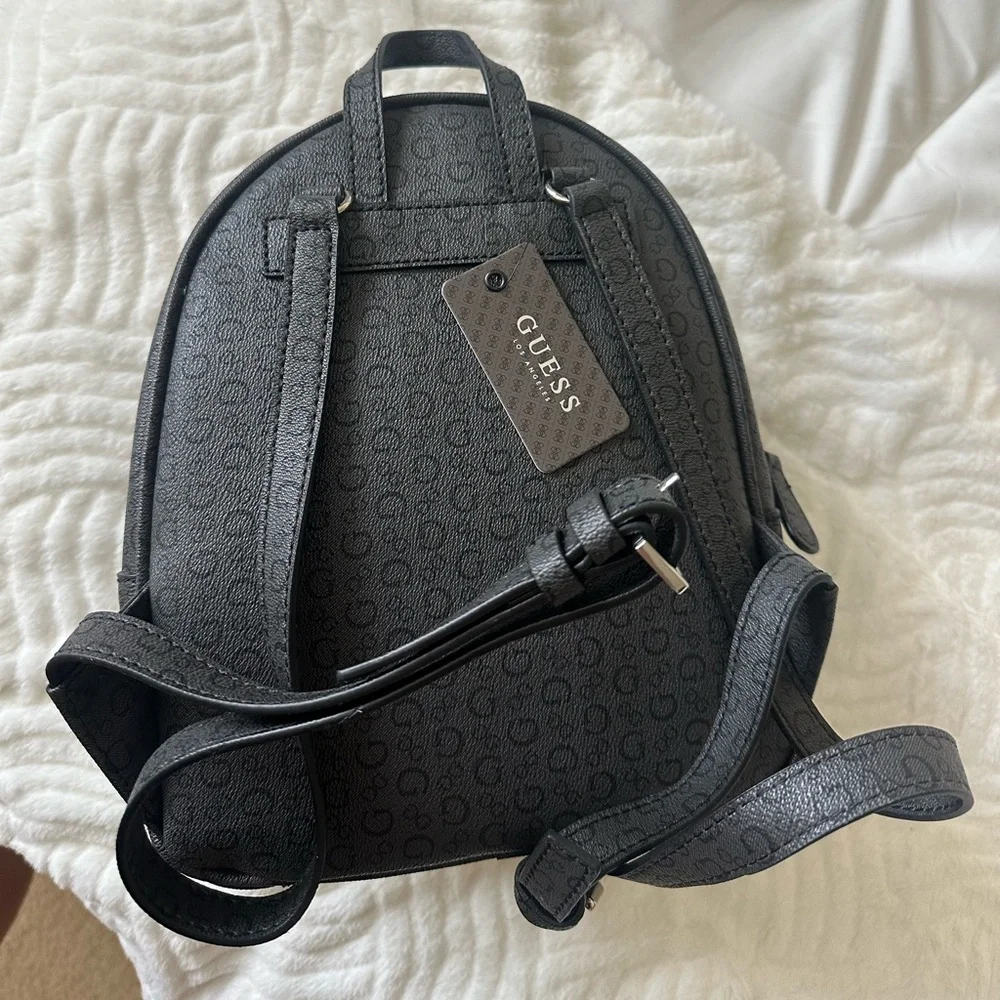 BRAND NEW GUESS BACKPACK - Picture 2 of 5